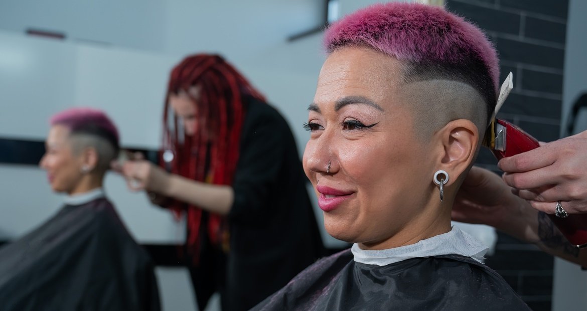 Low Fade Woman